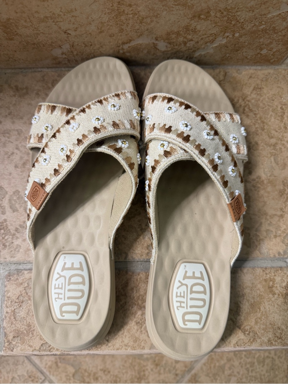 Hey Dude Women's Cream Beige Daisy Slide Sandals